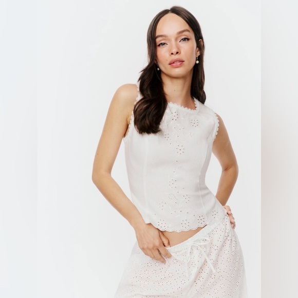 NEW Reformation Lorie Sleeveless Linen  Top in White Lace | size 2 - Picture 2 of 12